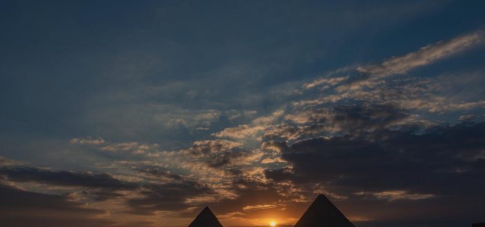 egito-piramides-por-do-sol