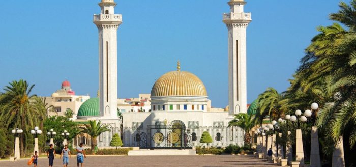monastir-tunisia-o-mausoleu-de-habib-bourtguiba-0-1275x850