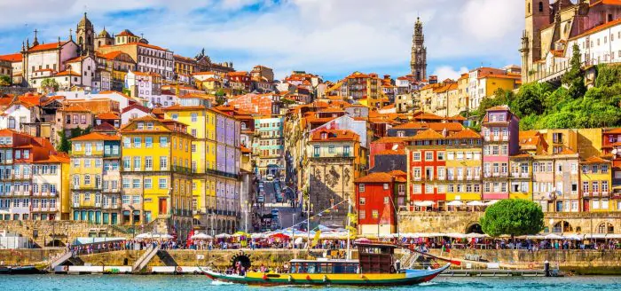 dest_portugal_porto_douro-river_gettyimages-698822614_universal_within-usage-period_46109-1640x1312